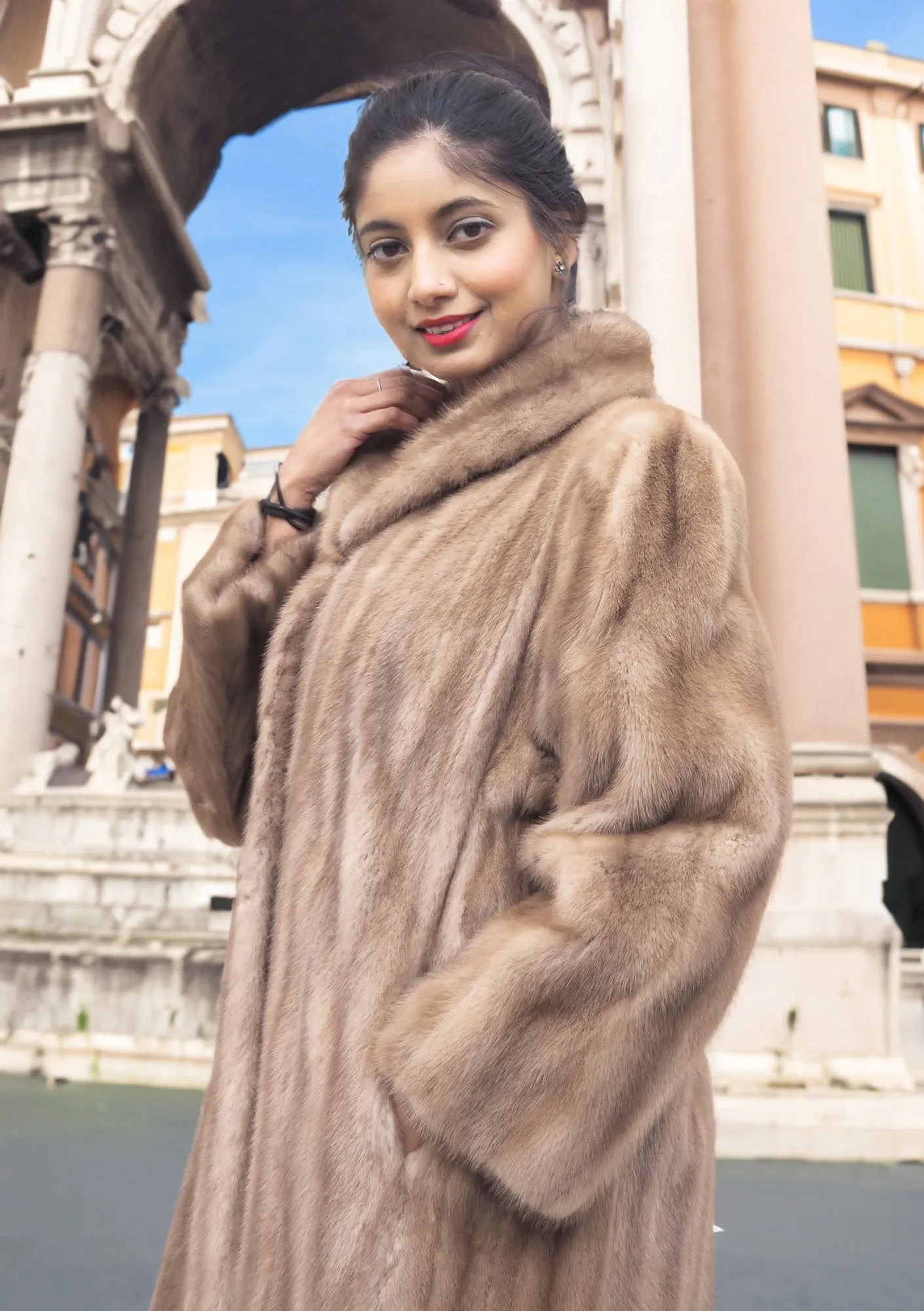 Pastel Light Brown Mink Fur Coat Coats M